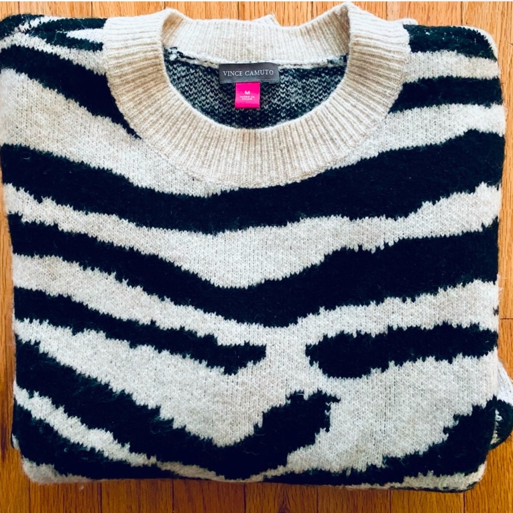VINCE CAMUTO - Black & Cream Women's Sweater - Medium